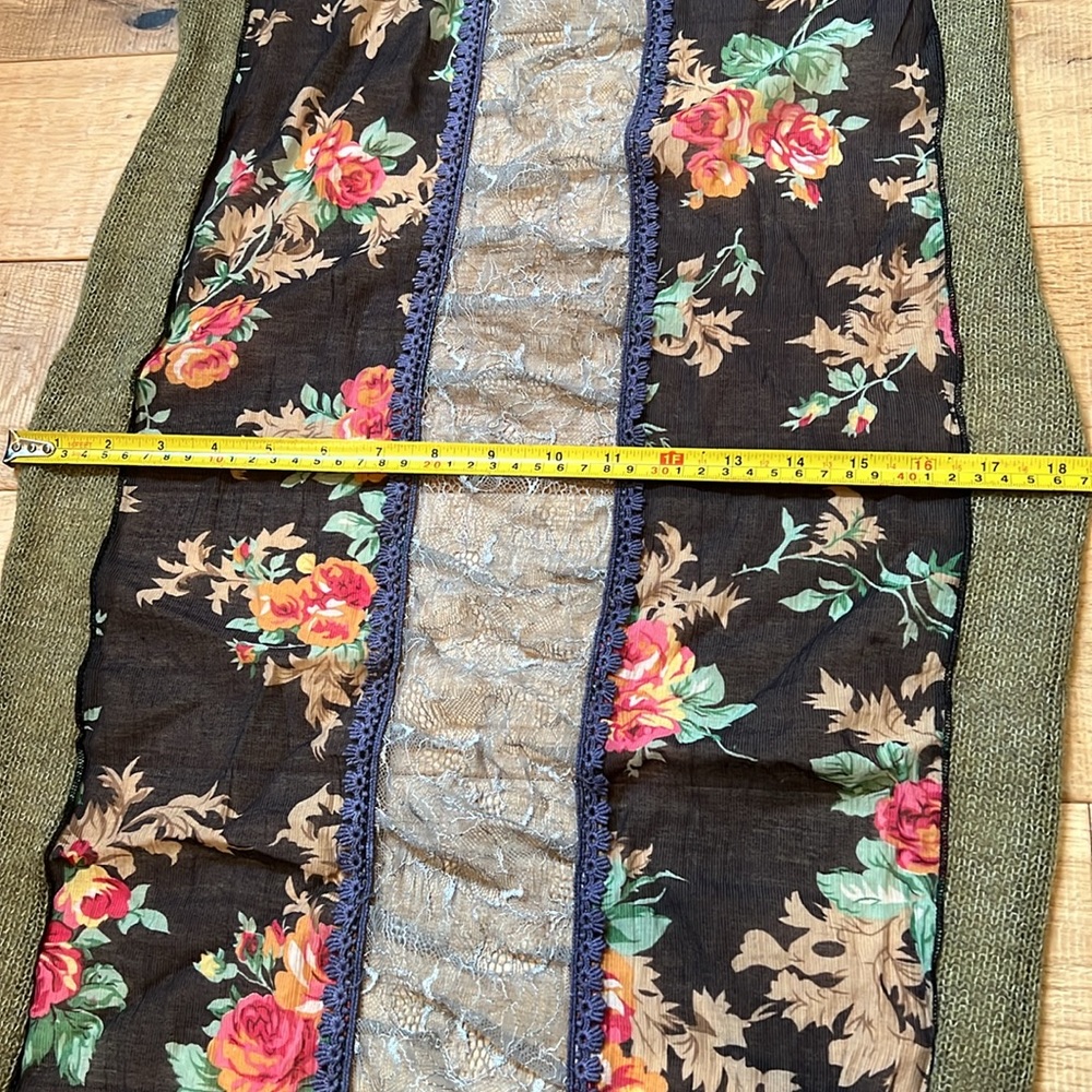 Scarf - Picture 5 of 6